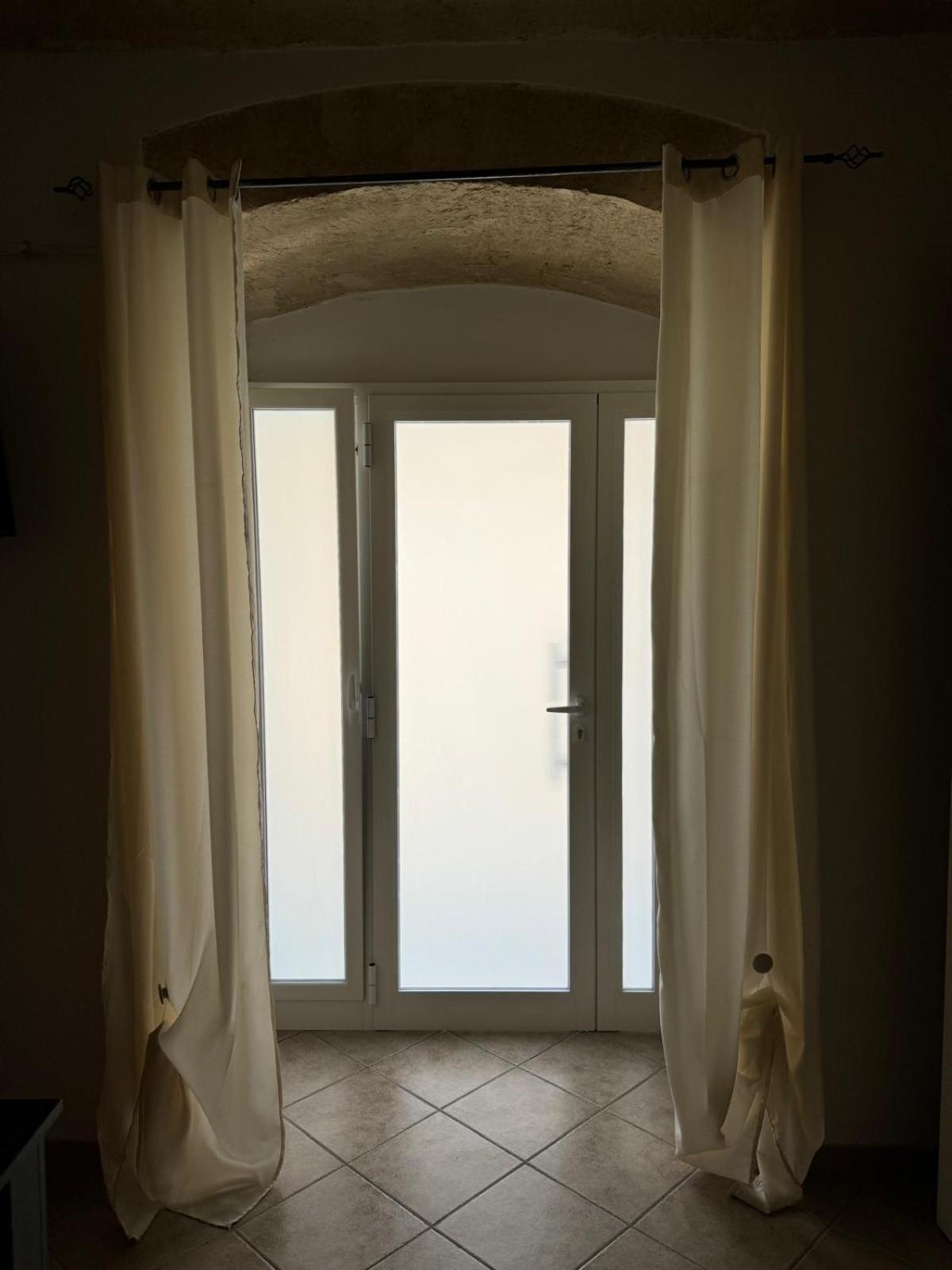 Maison Ilary Bari Bagian luar foto